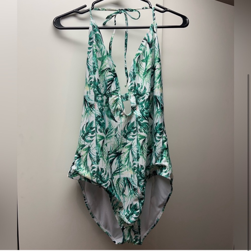 BOOHOO Green Leaf Print Swimsuit - Picture 3 of 3